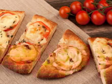 Pizza tomates fraîches et mozzarella