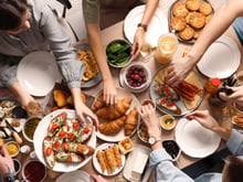 Ce pâtissier tout juste élu meilleur du monde 2026 cache un incroyable brunch à volonté dans sa boutique