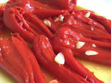 Piquillos garnis à la morue et à l'ail