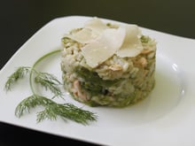 Risotto au saumon et têtes d'asperges vertes