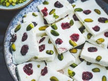 Il fait trop chaud ? Tester ces barres glacées au yaourt ultra faciles à faire maison