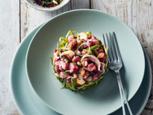 Tartare de veau, asperges vertes et palourdes