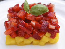 Tartare de fraises Guariguettes et mangue au citron vert et basilic