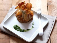 Aumônières de confit d'aubergine, cœur de cabillaud et jambon sec