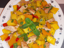 Saldes de cubaine de poulet à la mangue