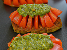 Tomate au pesto