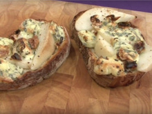 Tartine poire et fourme d'Ambert