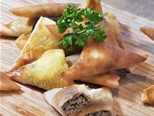 Samossa au bœuf et fromage