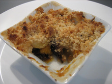 Crumble pommes pruneaux abricots saveur cannelle-citron