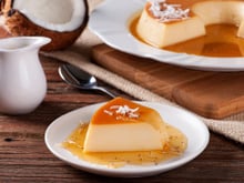 “Excellent et facile à réaliser” : voici la meilleure recette de flan coco selon les lecteurs de 750g !