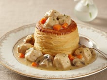 Bouchées à la reine aux ris de veau et quenelles