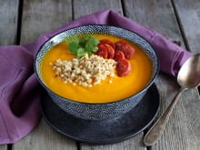 Soupe de potimarron, oignon, quinoa et chorizo
