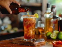 "On peut obtenir un cocktail léger avec de la bière" : un mixologue nous partage ses conseils pour réaliser un cocktail parfait pour l’été