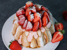 “Testée et approuvée, un vrai délice” : notre recette de charlotte aux fraises notée 4.7/5 sur 750g est un délice de saison facile à faire !