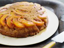 Gâteau renversé aux pêches