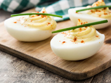 La championne du monde 2024 de l’oeuf mayonnaise dévoile le temps exact de cuisson pour un résultat incroyable : “Ce jaune un petit peu crémeux, mais pas trop liquide”