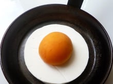L'œuf au plat en trompe-l'œil