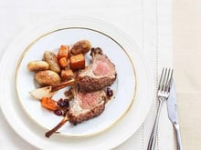 Carré d'agneau à la moutarde Pommery à l'ancienne, cranberries