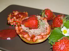 Pâté ardennais aux fraises et vinaigre balsamique aux fleurs de brunelle