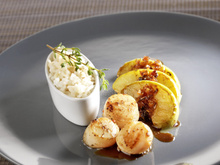 St Jacques, pommes et chutney