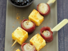 Brochettes de canard emmental grand cru et petits oignons