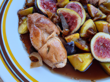 Chapon aux marrons, aux figues et aux poires