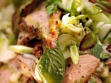 Petite salade d'agneau et de brebis aux herbes folles...