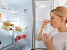 3 astuces pour enlever les mauvaises odeurs du frigo