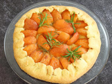 Pas besoin de moule avec cette recette de tarte rustique aux abricots notée 5/5 par les lecteurs de 750g !