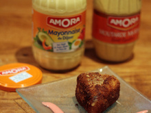 Camembert pané à la sauce rose