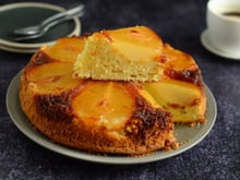 Gâteau renversé à la poire : le dessert de saison qui met tout le monde d’accord