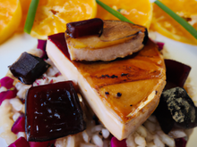 Aumônière de foie gras frais et ses riz aux fruits d'automne caramélisés nappé d'une réduction de Porto
