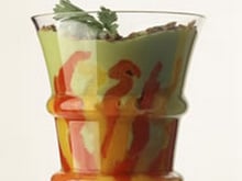 Soupe glacée aux avocats et aux poivrons