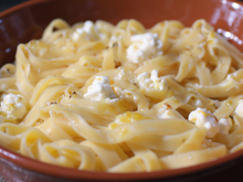 Tagliatelles au chèvre et miel