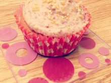 Cupcakes à la poudre d'amandes, glaçage au Kinder Bueno