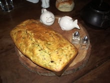 Cake aux oignons, ricotta et aux herbes
