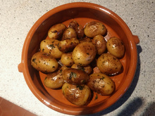 Pommes de terre grenailles sautées au persil et à l'ail