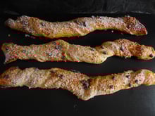 Sacristains amandes, éclats de praline et pépites de chocolat