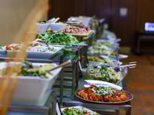 Cet expert en économies dévoile sa méthode infaillible pour rentabiliser pleinement votre prochain buffet à volonté