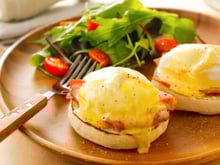 Ces œufs Bénédicte revisités par Stéphanie Le Quellec changent tout (et sont faciles à refaire)