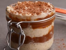Riz au lait au caramel beurre salé facile : comment faire cette recette idéale pour faire plaisir aux enfants ce week-end !