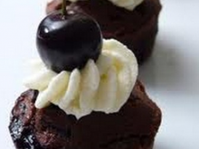 Soufflé brûlant chocolat et son cœur glacé cerise forêt noire