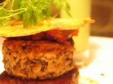 Noisette d'agneau du Ségala lardée, flan de Shii-take, dentelle de pomme de terre, cappuccino de petit pois