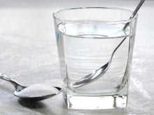Ce que ce médecin recommande d'ajouter d'urgence à votre eau pour faire face aux fortes chaleurs