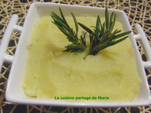 Purée de pommes de terre, poires william et romarin