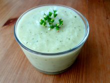 Soupe glacée aux concombres et menthe