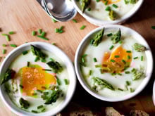 Œufs cocotte aux 2 Asperges et St Môret