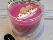 Bortsh, crème aigrelette et caviar d'escargot