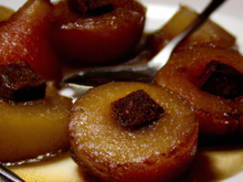 Poires au vin, vanille et cannelle