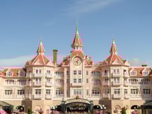 Ce restaurant emblématique de Disneyland Paris ferme ses portes jusqu’en 2027 pour rénovation !